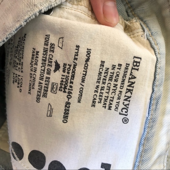 BLANKNYC light wash distressed denim short - Picture 5 of 8